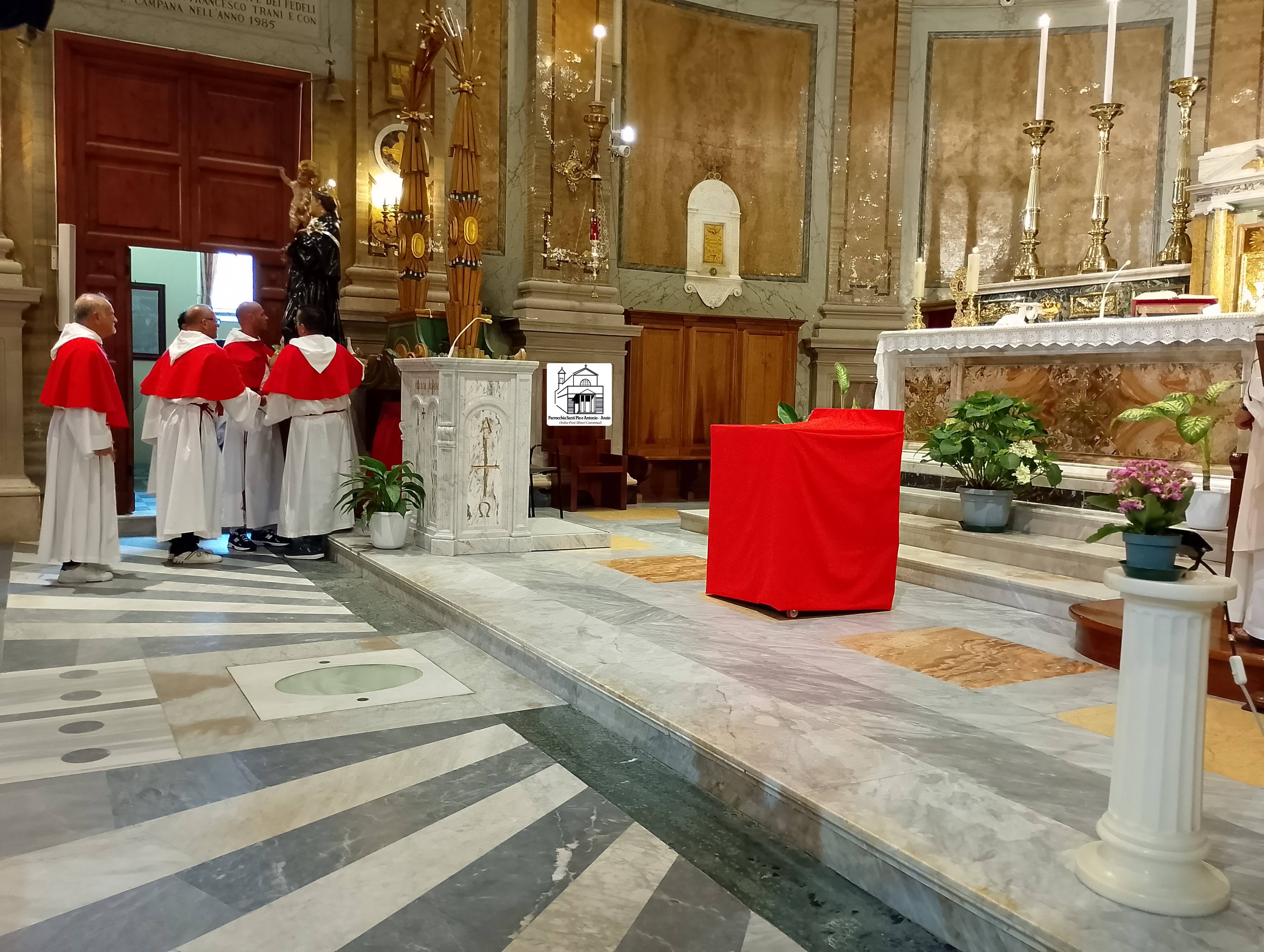 Il nostro Santo Patrono Antonio di Padova ritorna nella sua nicchia