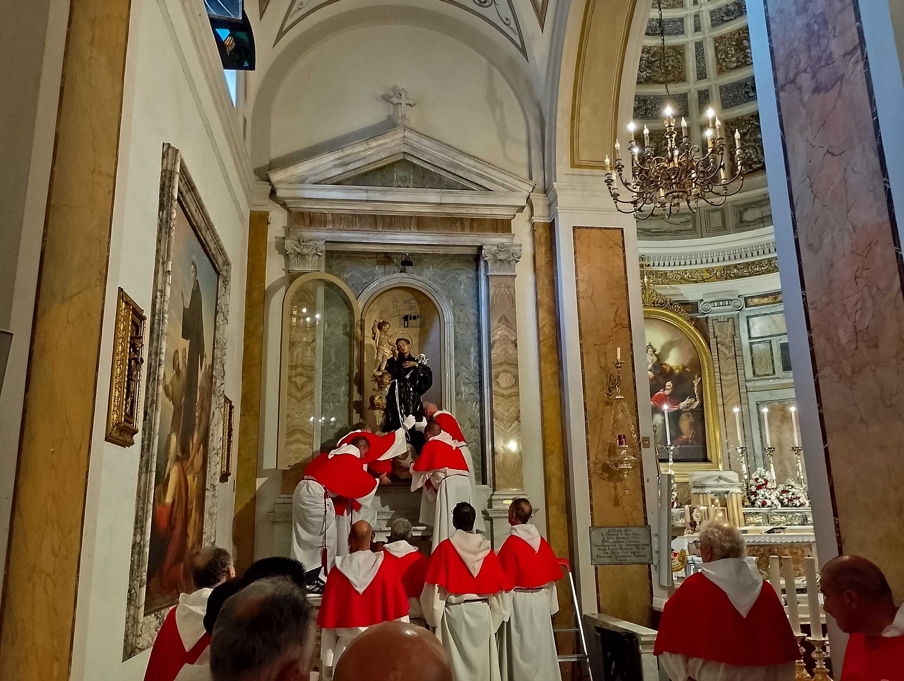 La ricollocazione del Simulacro di Sant'Antonio nella sua nicchia